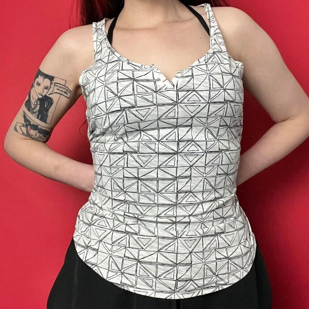 Reitmans / Black and white abstract tank top ๐ค๐คโโโโโโ